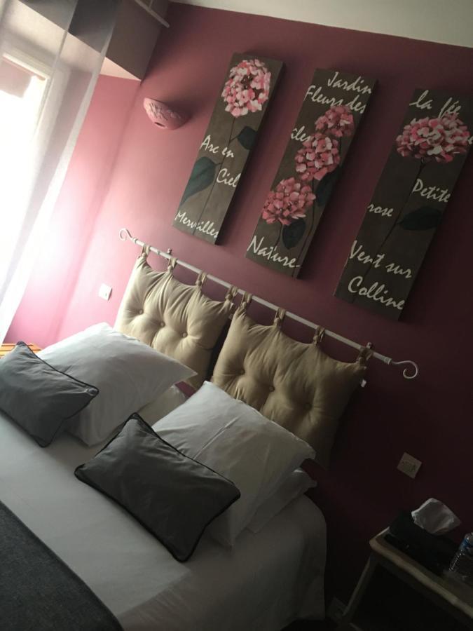 L'Un Des Sens Otel Villefranche-de-Lonchat Dış mekan fotoğraf