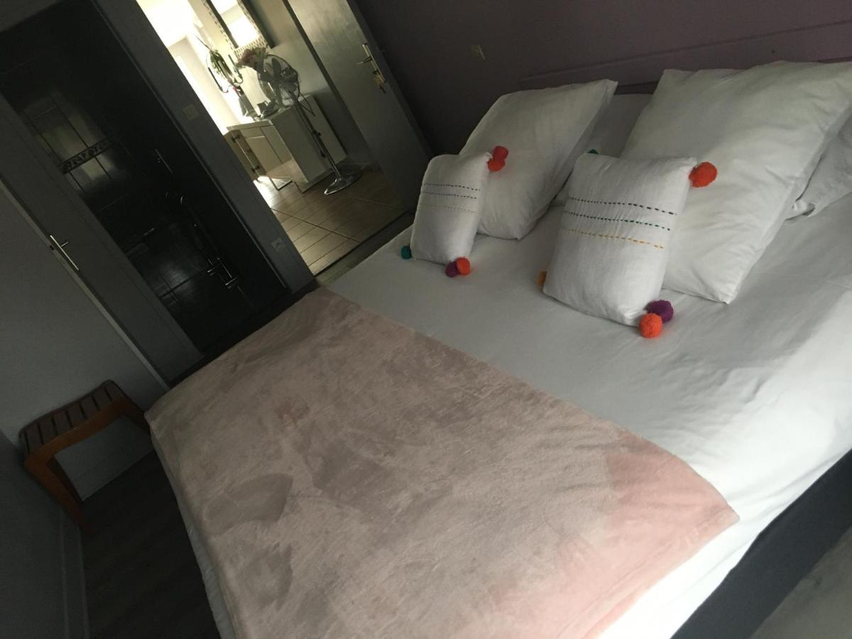 L'Un Des Sens Otel Villefranche-de-Lonchat Dış mekan fotoğraf